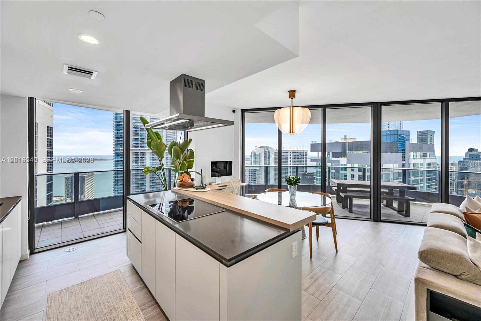 1000 Brickell Plz #4601, Miami FL 33131
