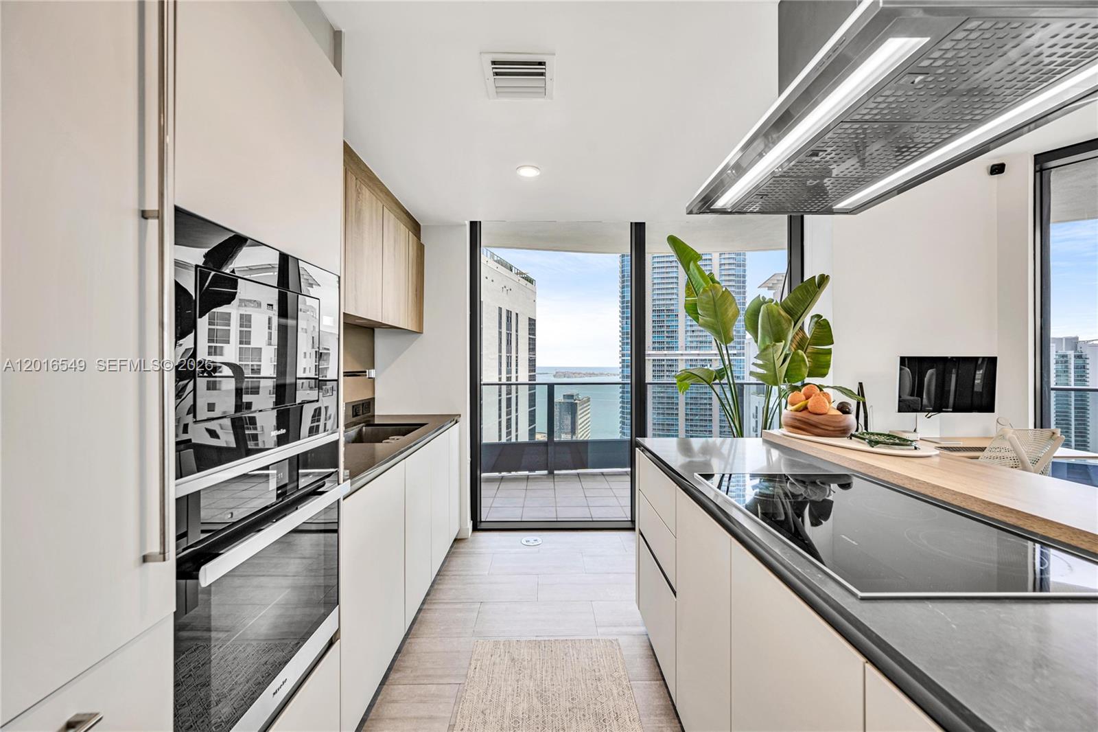 1000 Brickell Plz #4601, Miami FL 33131