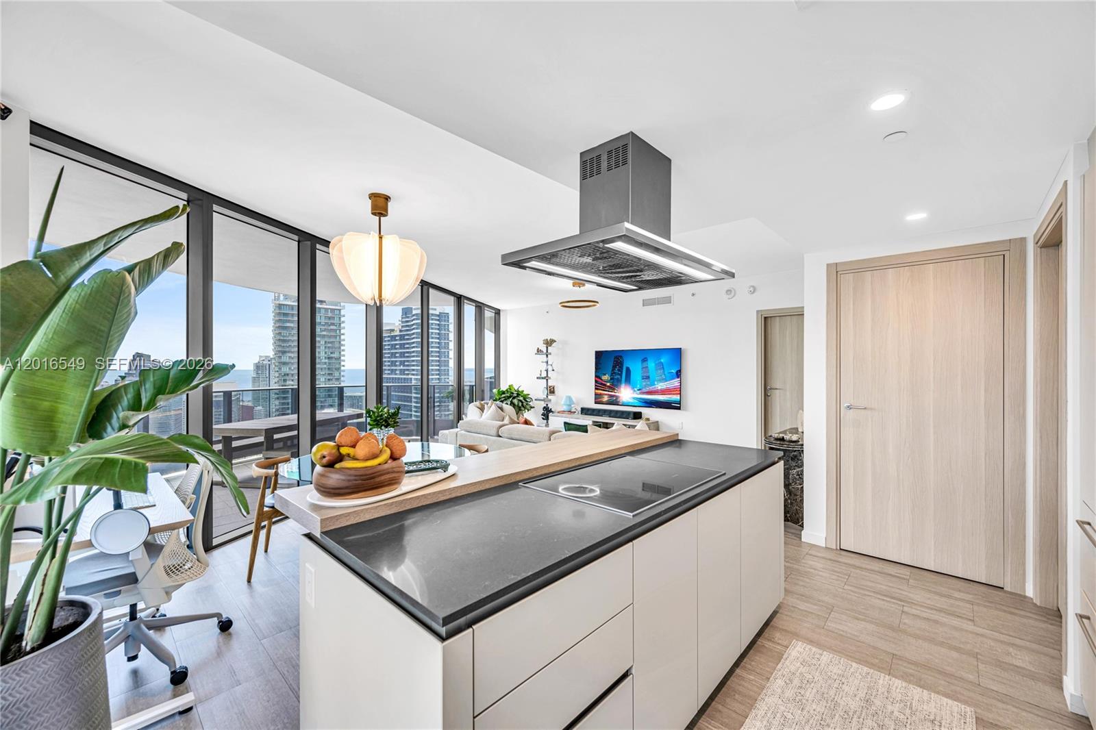 1000 Brickell Plz #4601, Miami FL 33131