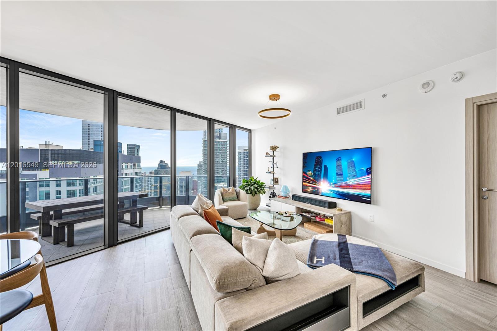 1000 Brickell Plz #4601, Miami FL 33131