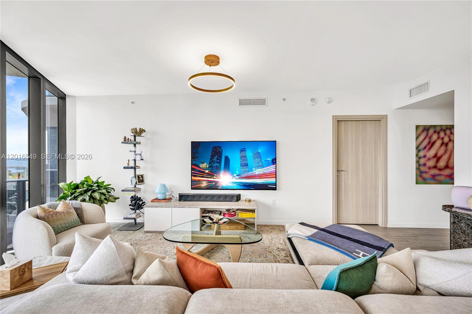 1000 Brickell Plz #4601, Miami FL 33131
