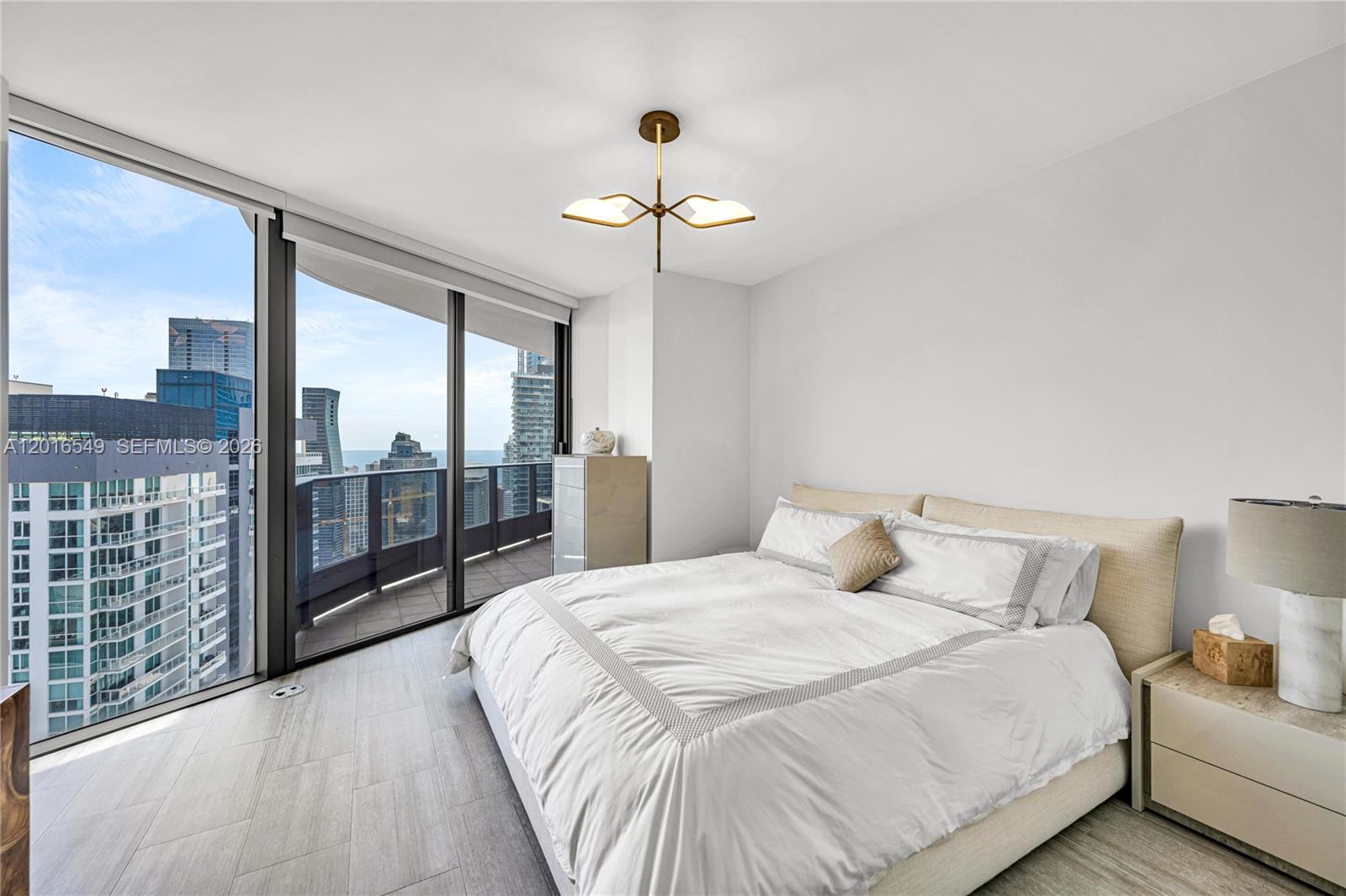 1000 Brickell Plz #4601, Miami FL 33131