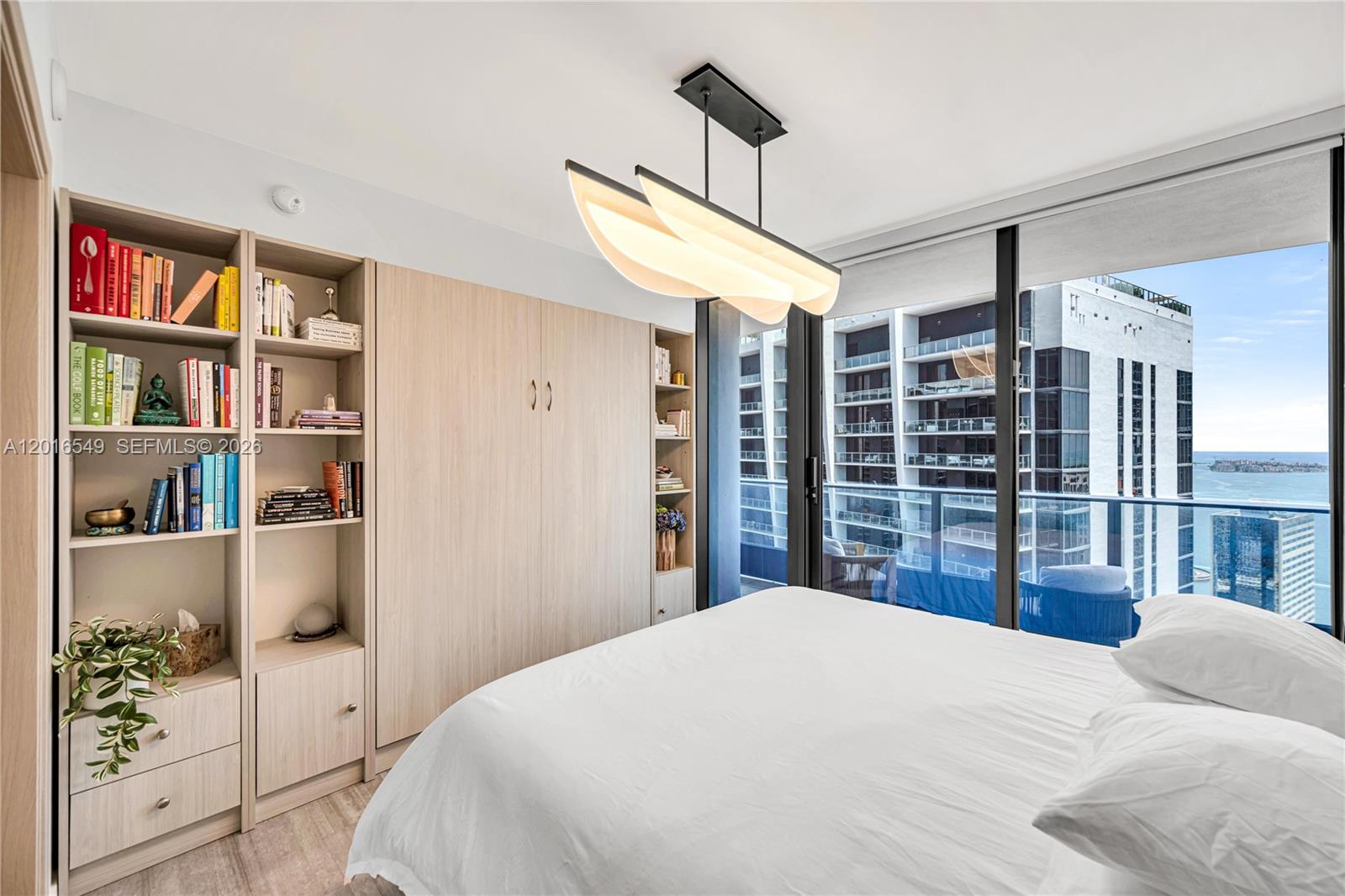 1000 Brickell Plz #4601, Miami FL 33131