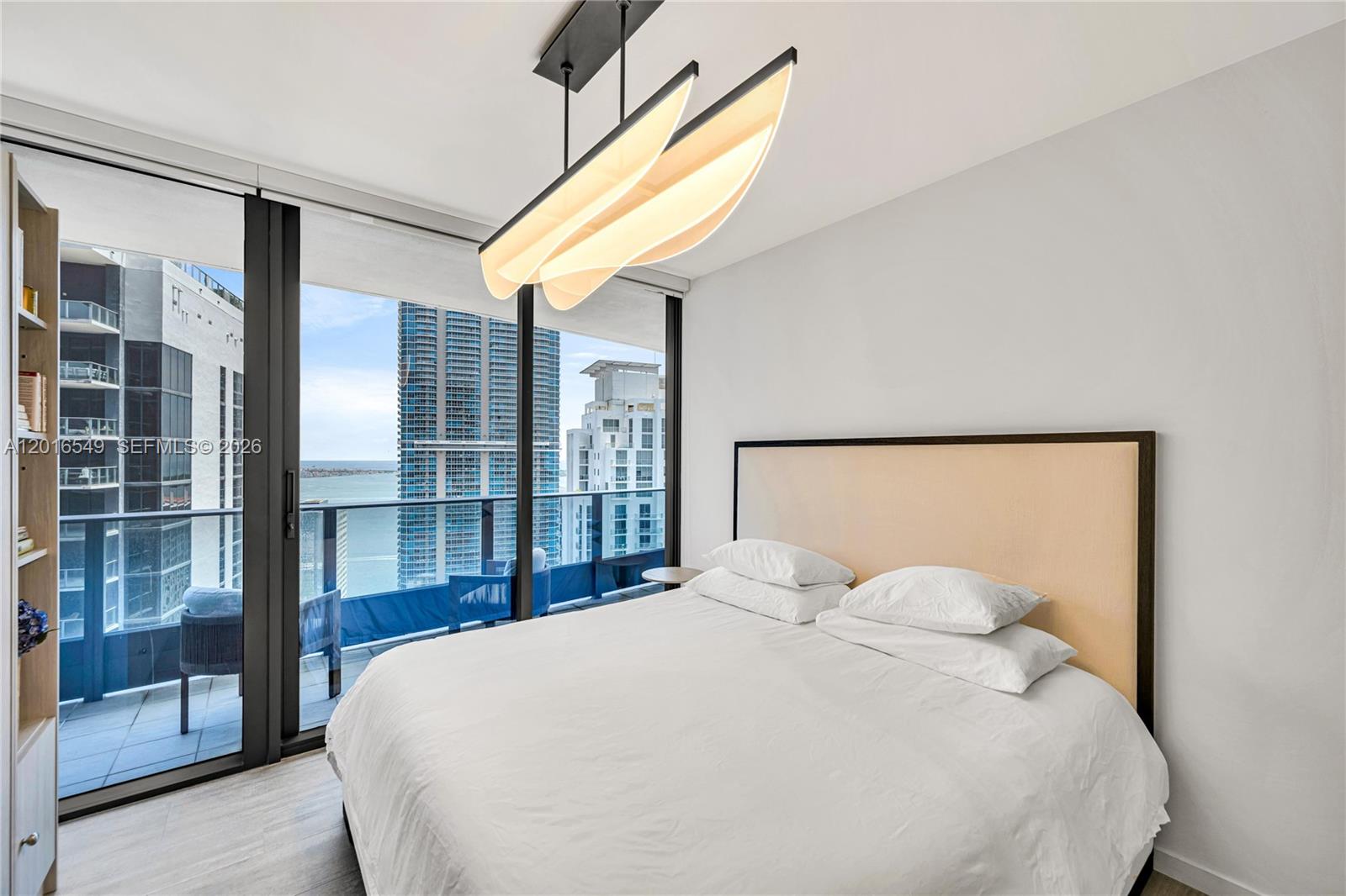 1000 Brickell Plz #4601, Miami FL 33131