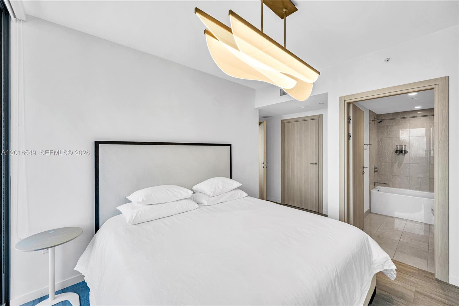 1000 Brickell Plz #4601, Miami FL 33131