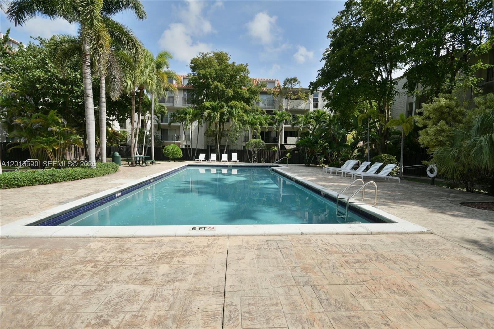 6884 N Kendall Dr #C401, Pinecrest FL 33156