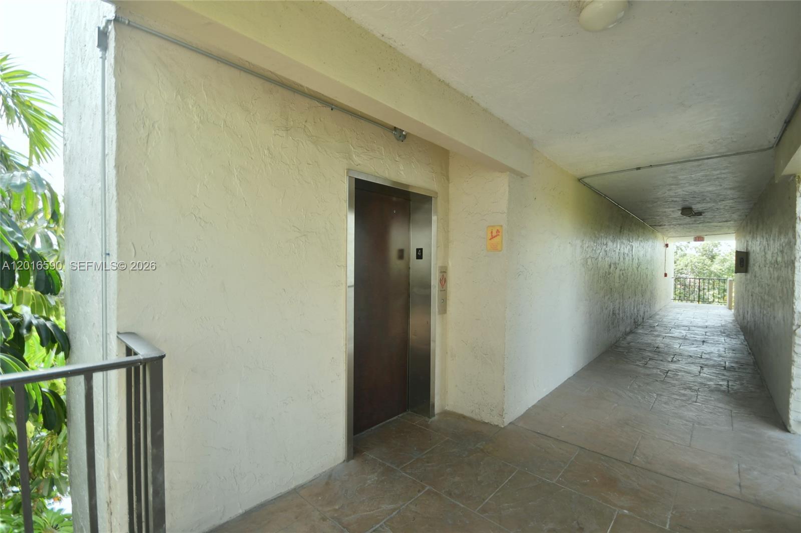 6884 N Kendall Dr #C401, Pinecrest FL 33156