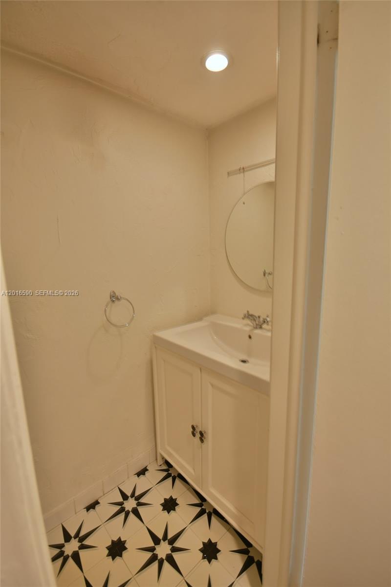 6884 N Kendall Dr #C401, Pinecrest FL 33156