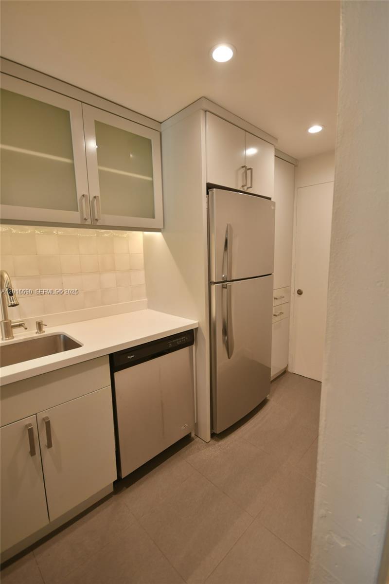 6884 N Kendall Dr #C401, Pinecrest FL 33156