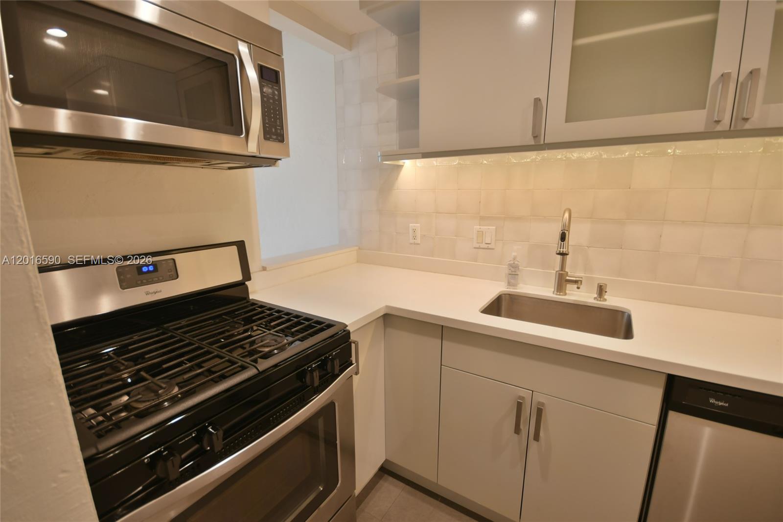 6884 N Kendall Dr #C401, Pinecrest FL 33156