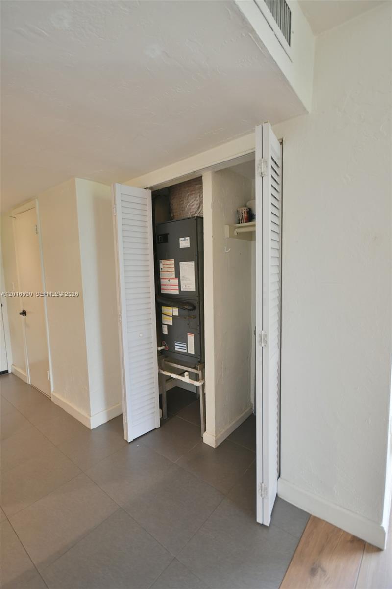 6884 N Kendall Dr #C401, Pinecrest FL 33156