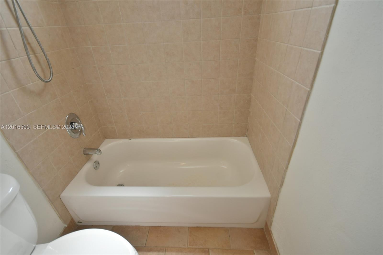 6884 N Kendall Dr #C401, Pinecrest FL 33156