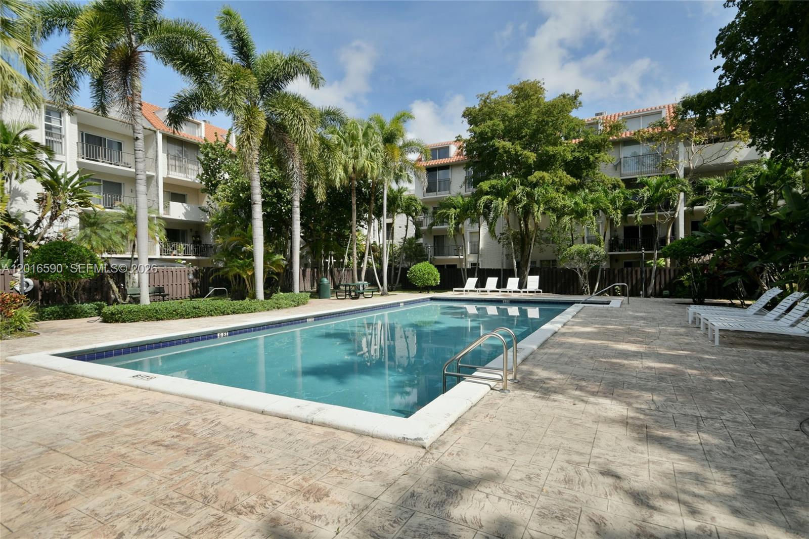 6884 N Kendall Dr #C401, Pinecrest FL 33156