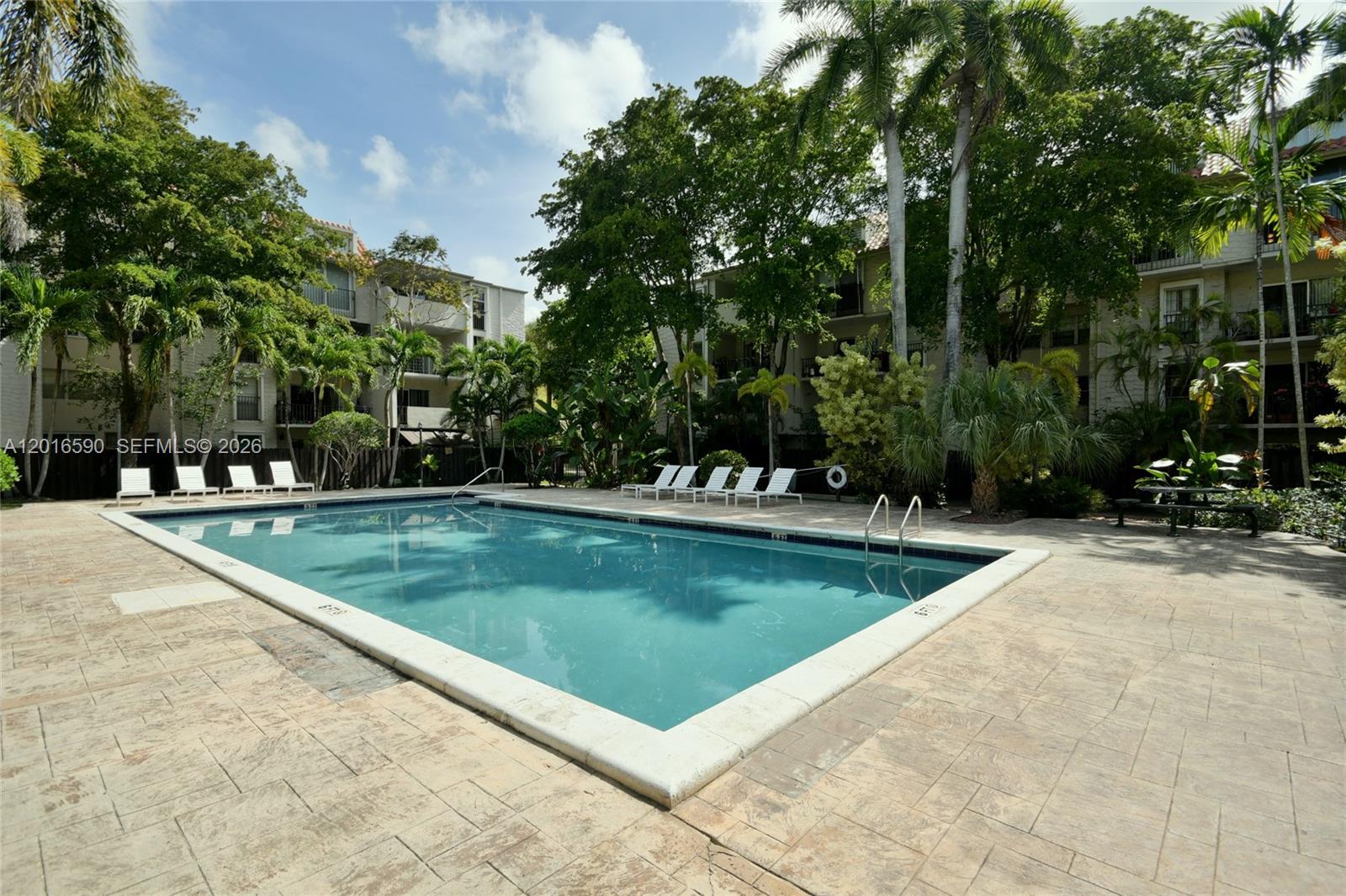 6884 N Kendall Dr #C401, Pinecrest FL 33156