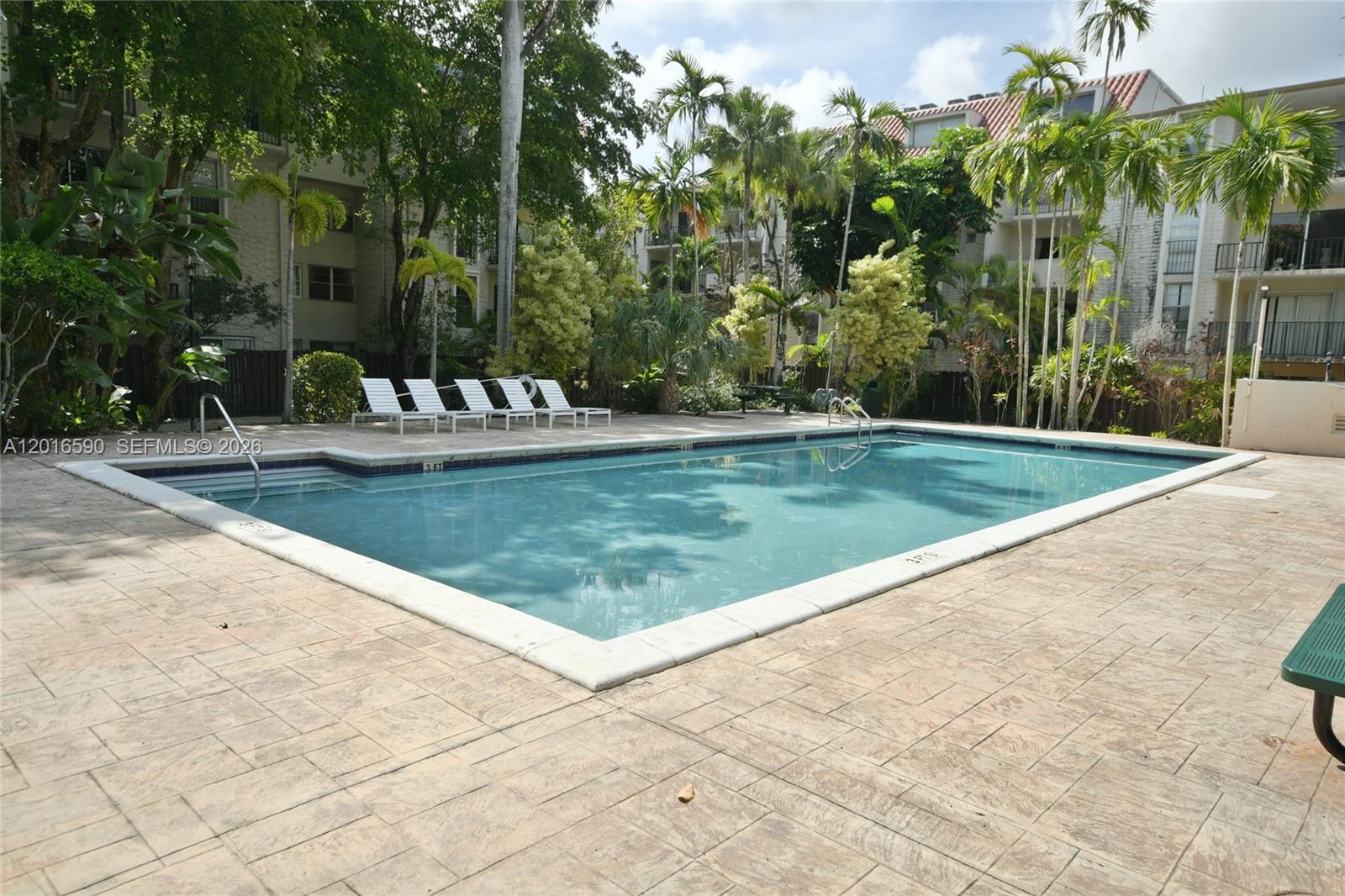 6884 N Kendall Dr #C401, Pinecrest FL 33156