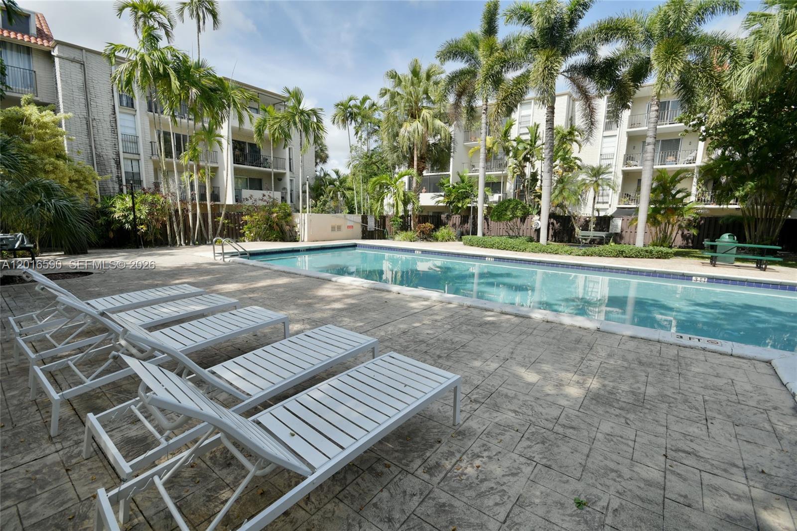 6884 N Kendall Dr #C401, Pinecrest FL 33156