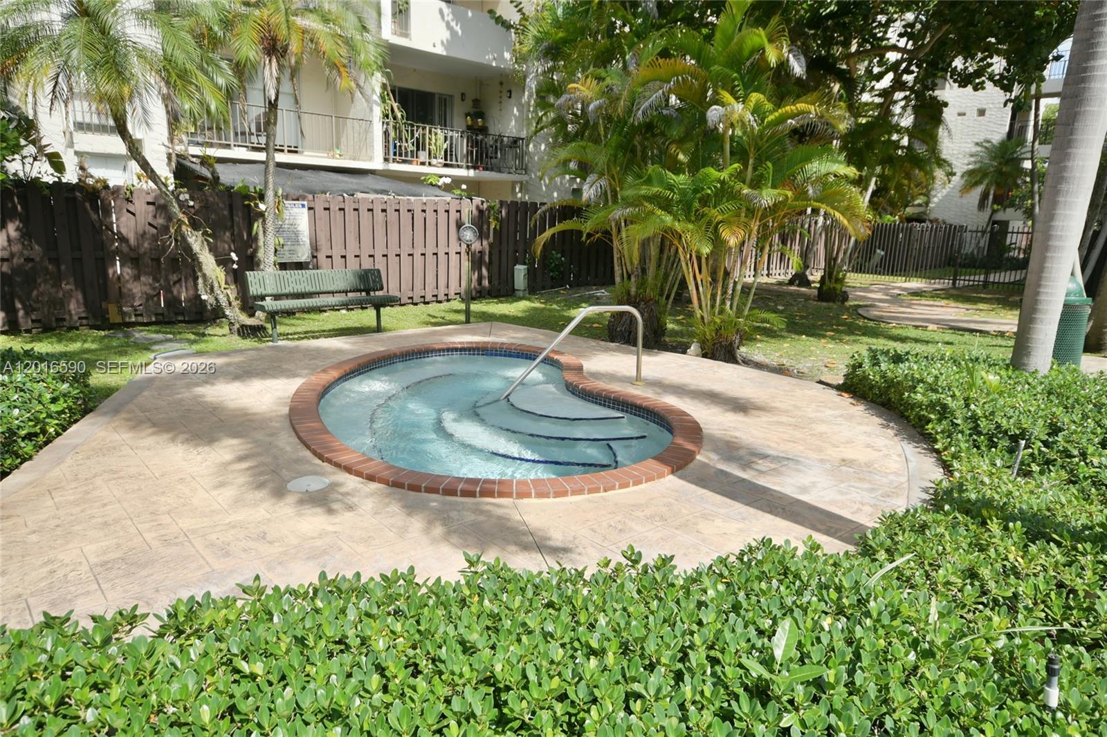 6884 N Kendall Dr #C401, Pinecrest FL 33156