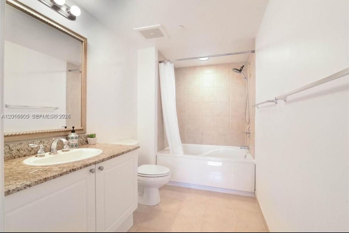19501 W Country Club Dr #510, Aventura FL 33180