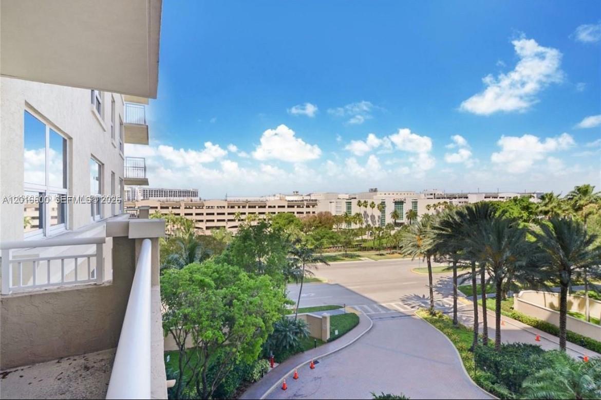 19501 W Country Club Dr #510, Aventura FL 33180