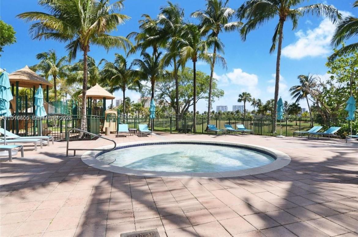 19501 W Country Club Dr #510, Aventura FL 33180