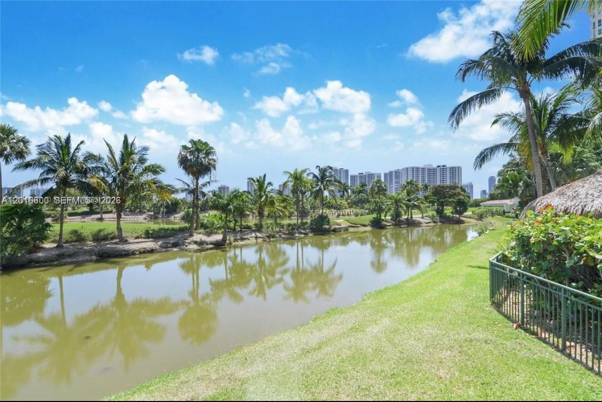 19501 W Country Club Dr #510, Aventura FL 33180