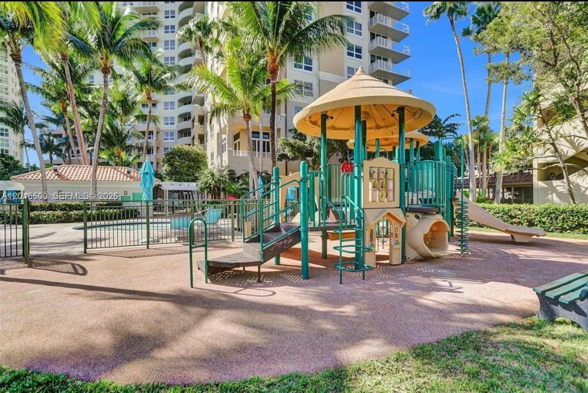 19501 W Country Club Dr #510, Aventura FL 33180