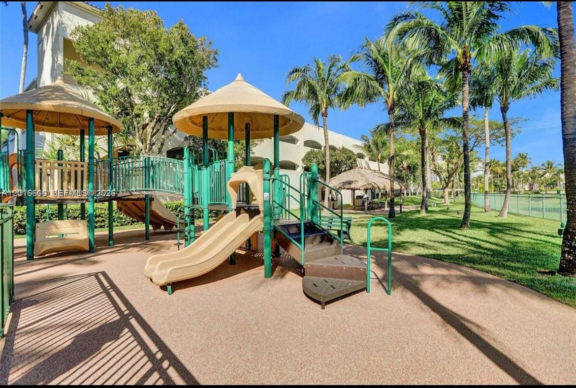 19501 W Country Club Dr #510, Aventura FL 33180