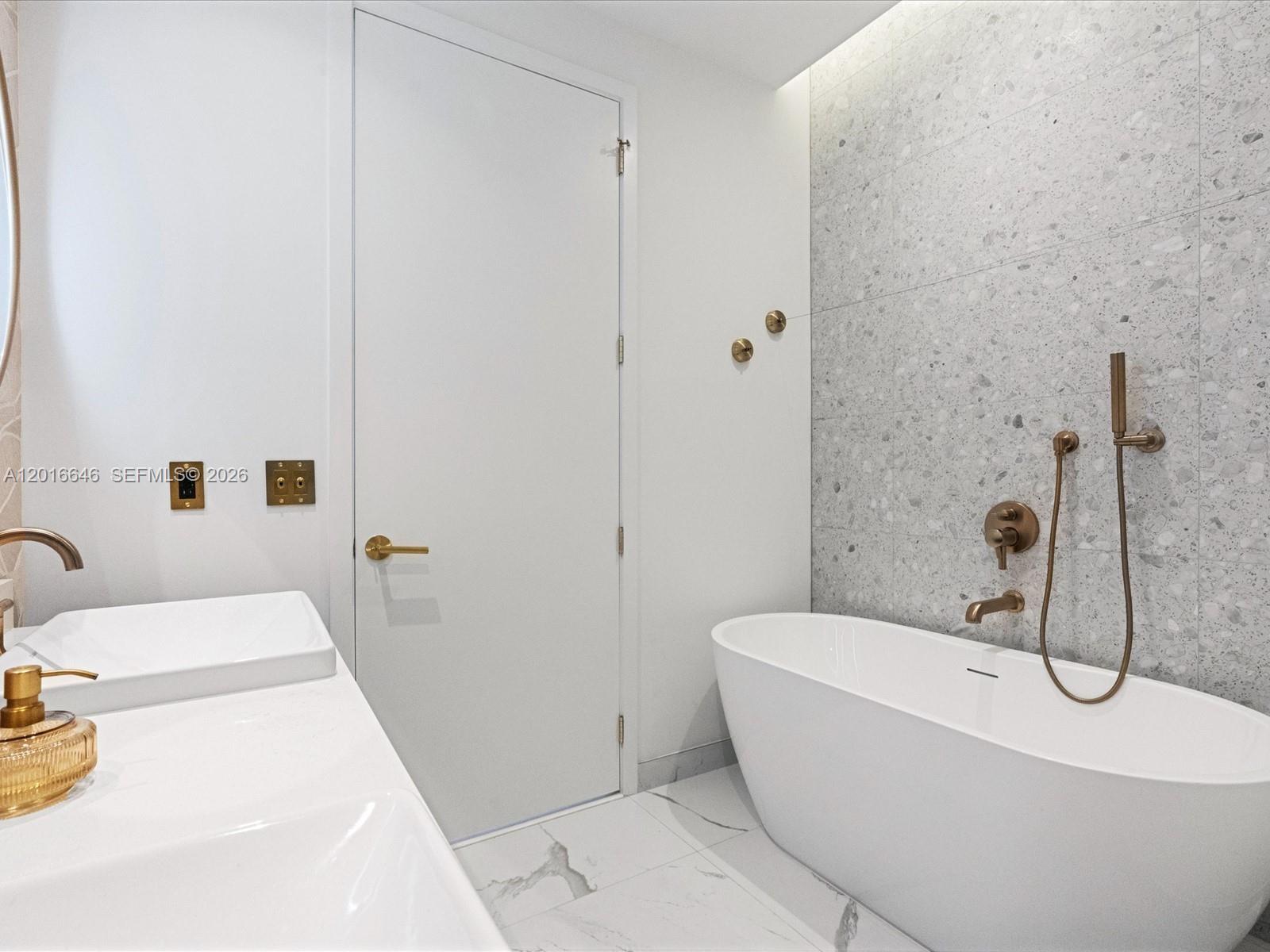 2655 S Bayshore Dr #1710, Coconut Grove FL 33133