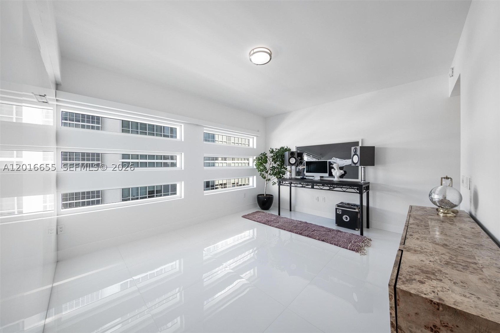 1040 Biscayne Blvd #2203, Miami FL 33132