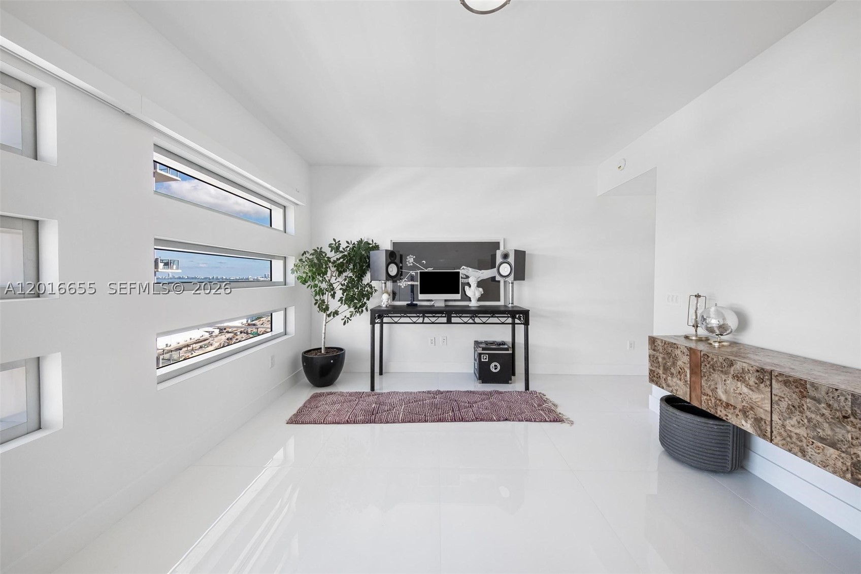 1040 Biscayne Blvd #2203, Miami FL 33132