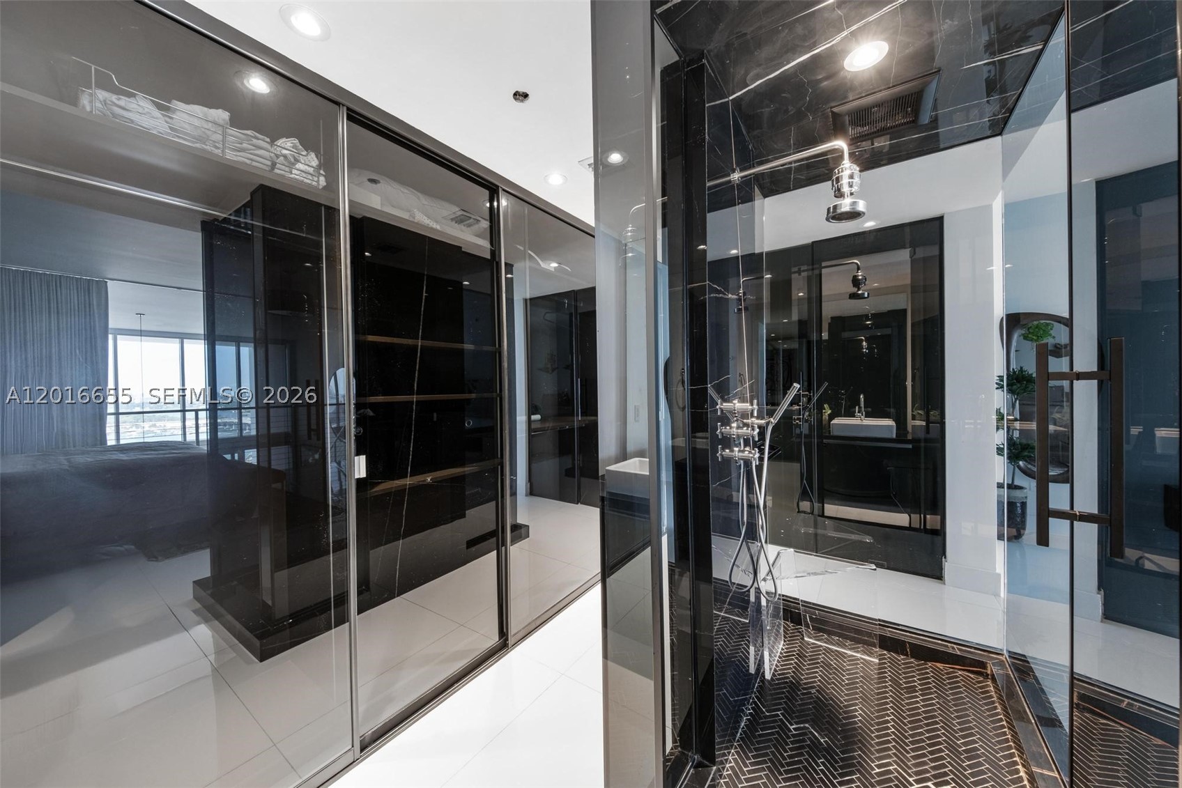 1040 Biscayne Blvd #2203, Miami FL 33132
