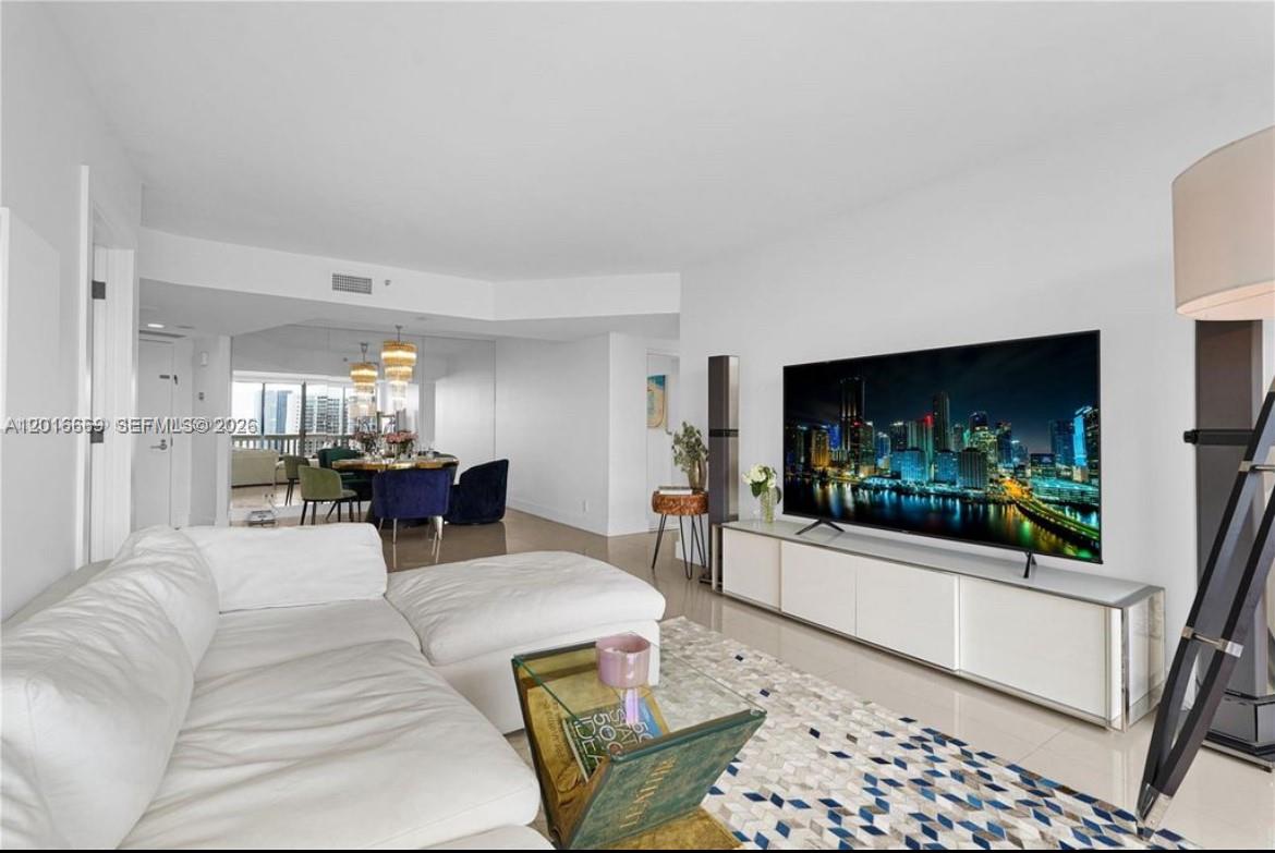 1000 W Island Blvd #2508, Aventura FL 33160