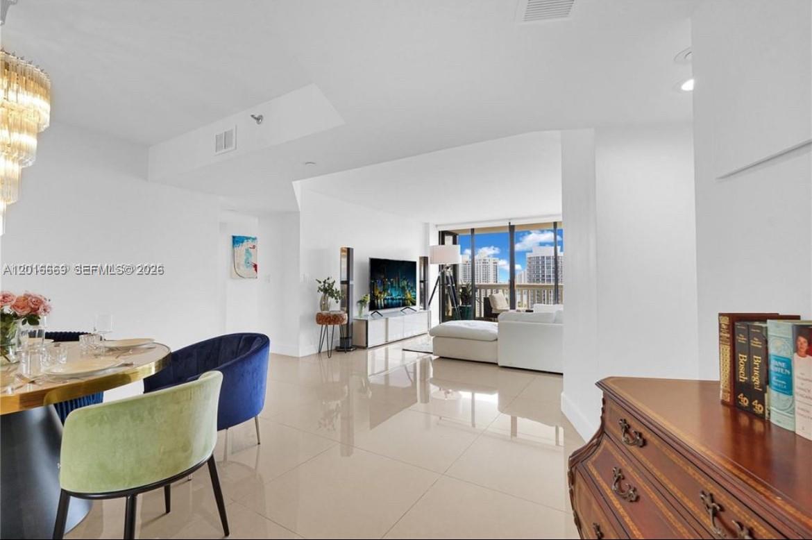 1000 W Island Blvd #2508, Aventura FL 33160
