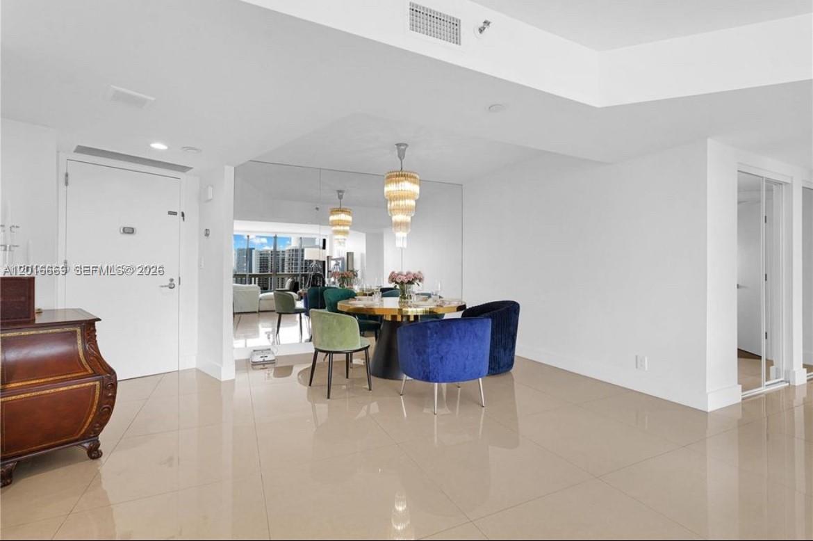 1000 W Island Blvd #2508, Aventura FL 33160