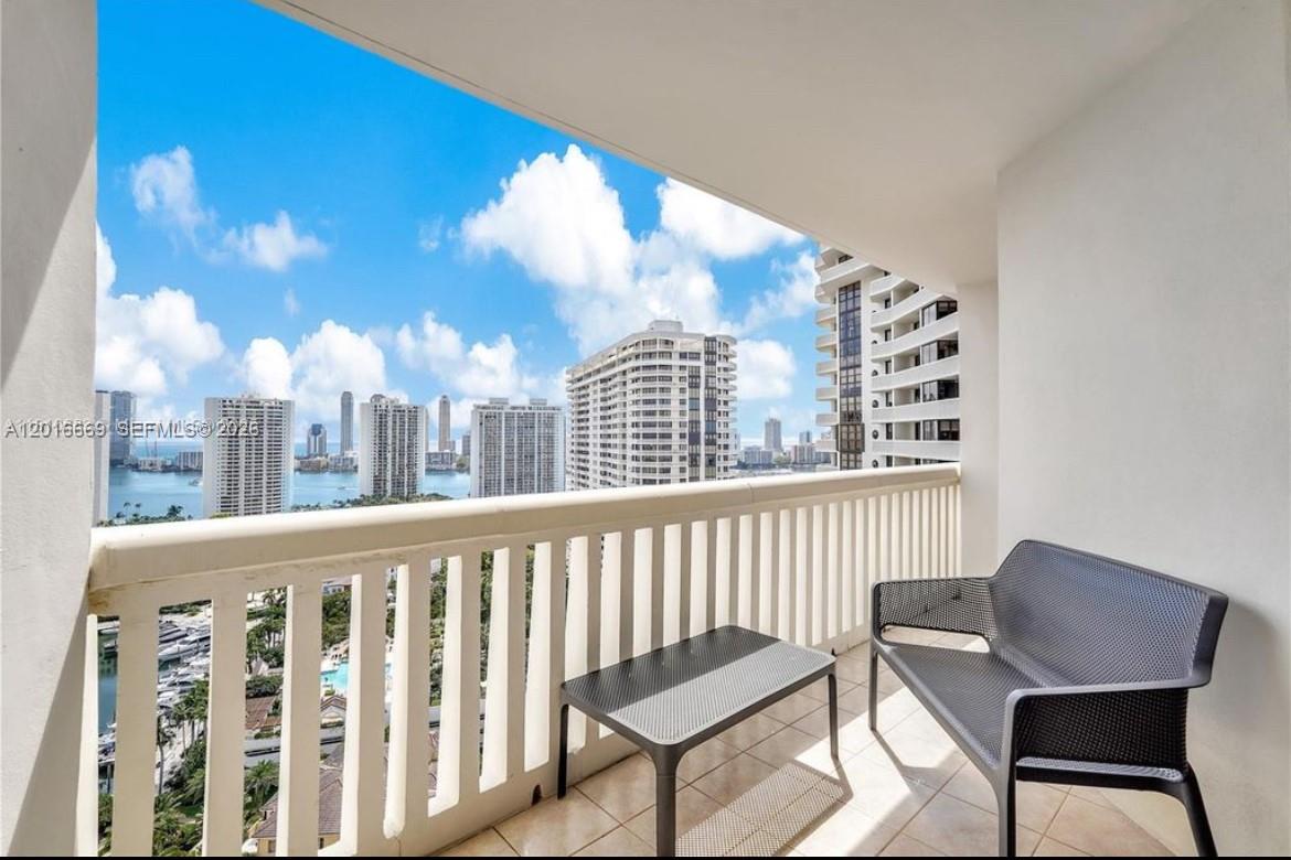 1000 W Island Blvd #2508, Aventura FL 33160