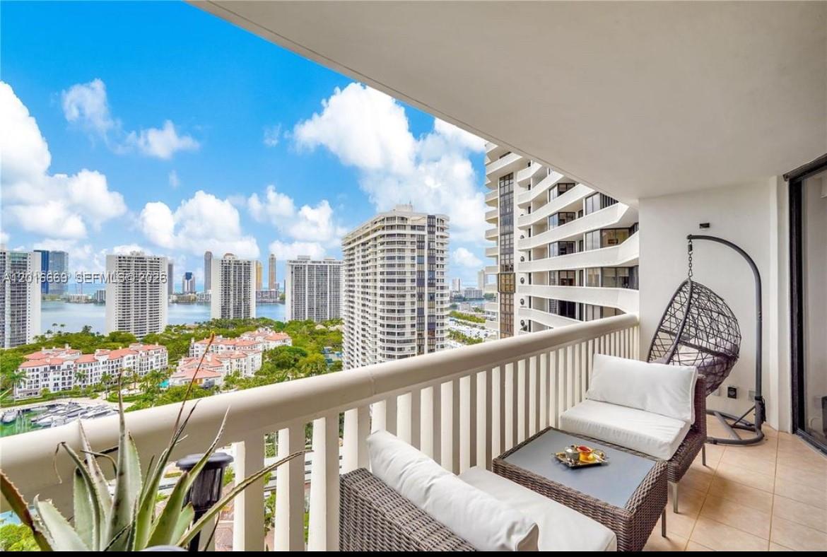 1000 W Island Blvd #2508, Aventura FL 33160