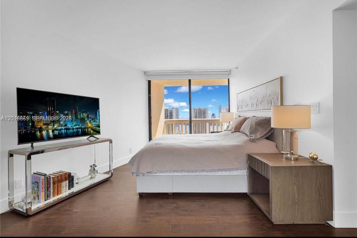 1000 W Island Blvd #2508, Aventura FL 33160