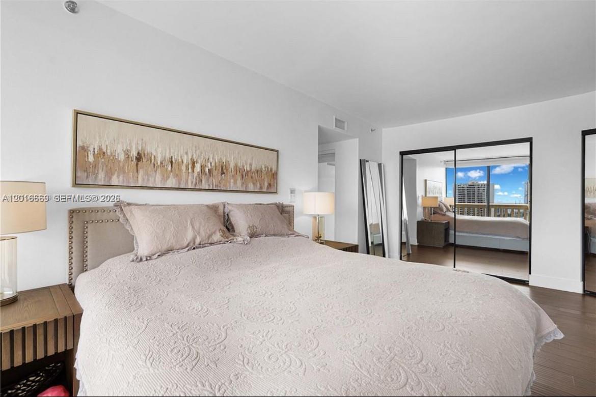 1000 W Island Blvd #2508, Aventura FL 33160