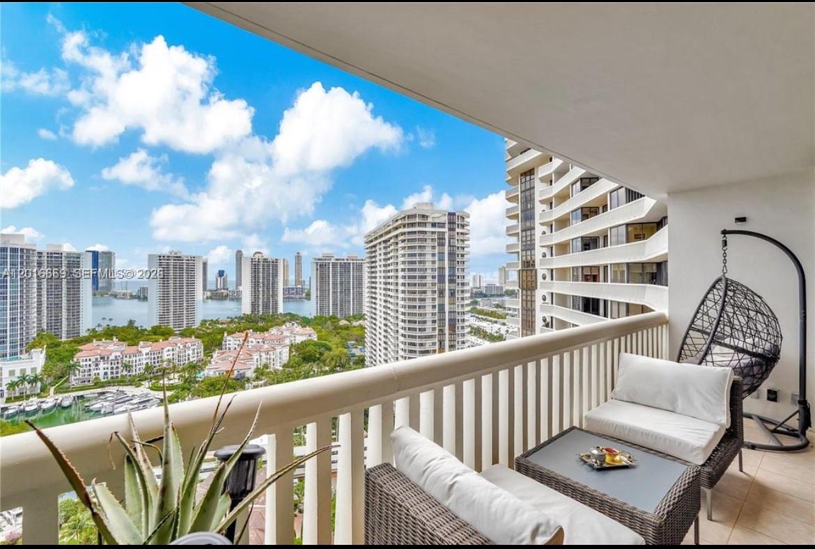 1000 W Island Blvd #2508, Aventura FL 33160
