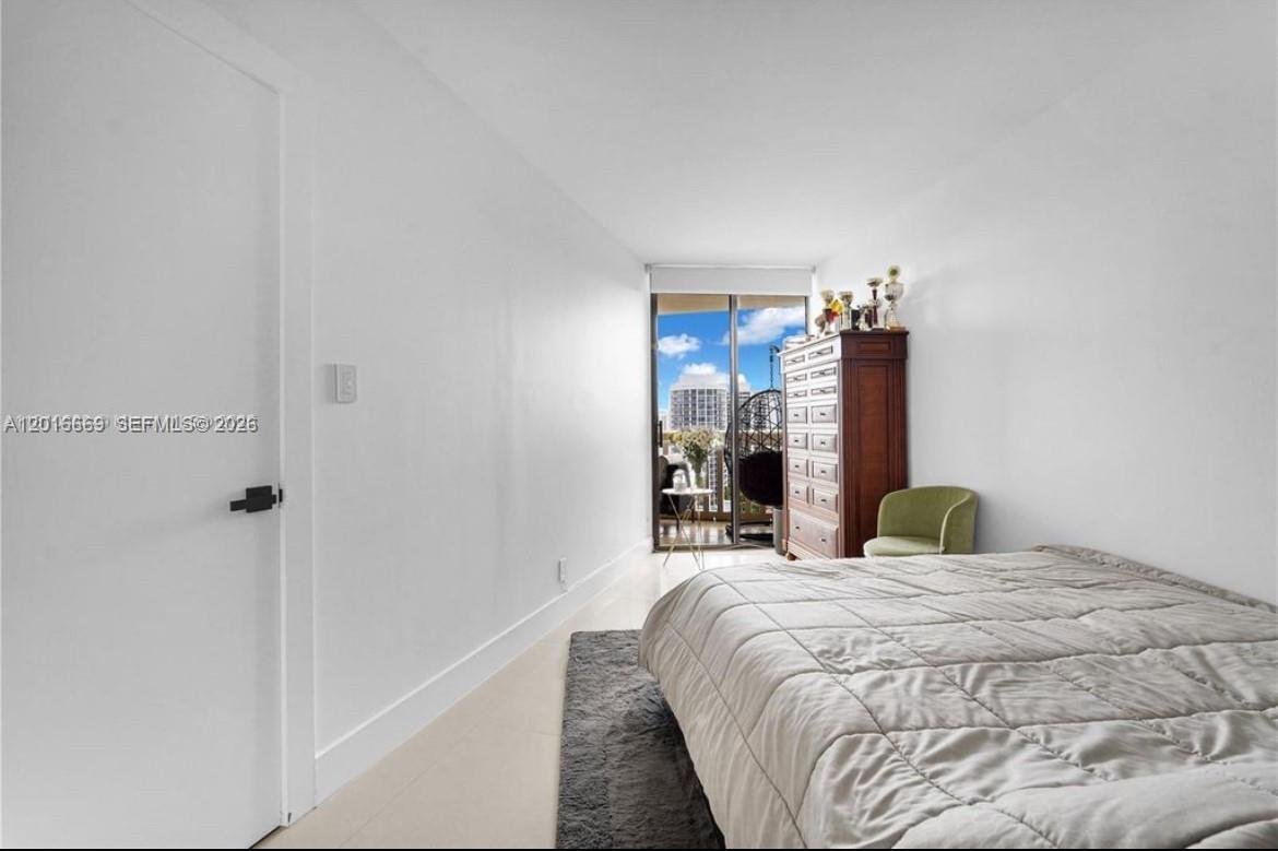 1000 W Island Blvd #2508, Aventura FL 33160