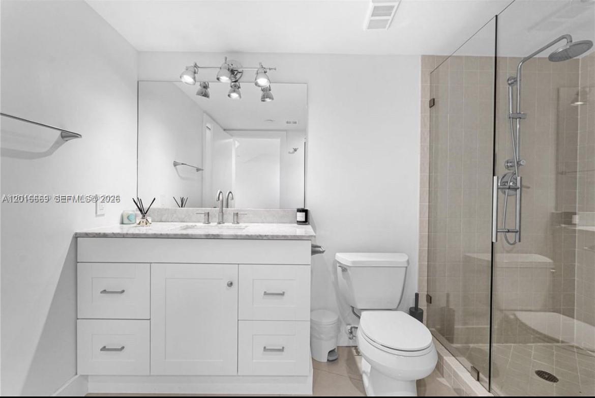 1000 W Island Blvd #2508, Aventura FL 33160