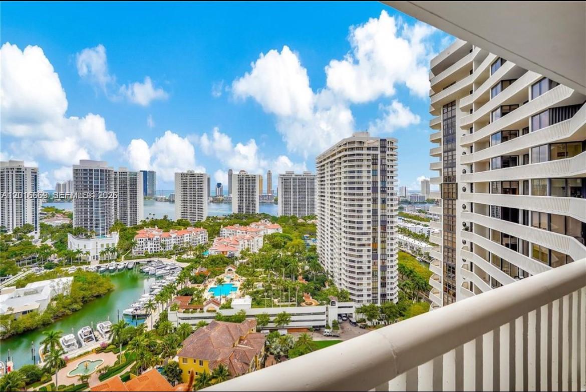 1000 W Island Blvd #2508, Aventura FL 33160