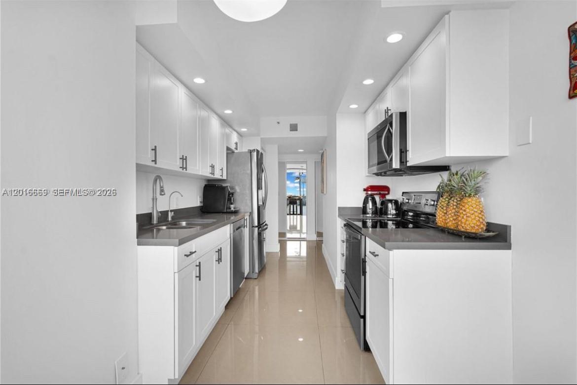1000 W Island Blvd #2508, Aventura FL 33160