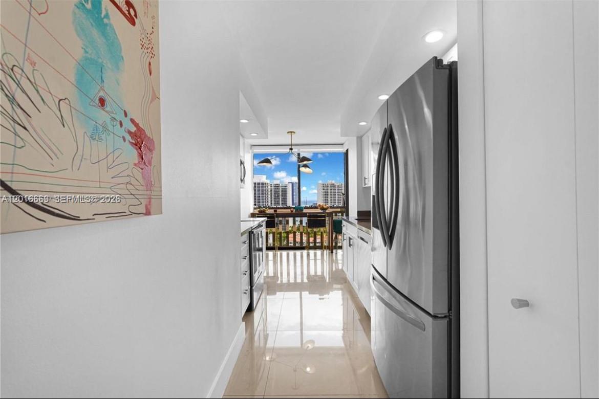 1000 W Island Blvd #2508, Aventura FL 33160