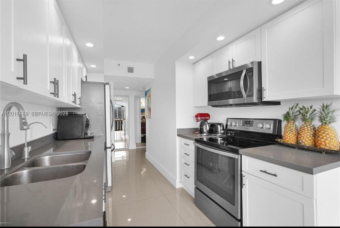 1000 W Island Blvd #2508, Aventura FL 33160