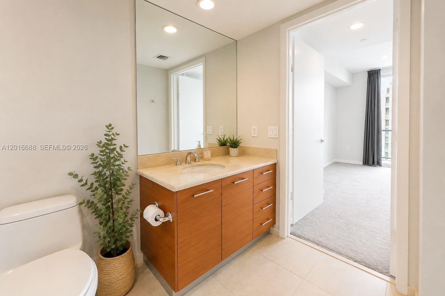 50 Biscayne Blvd #1605, Miami FL 33132