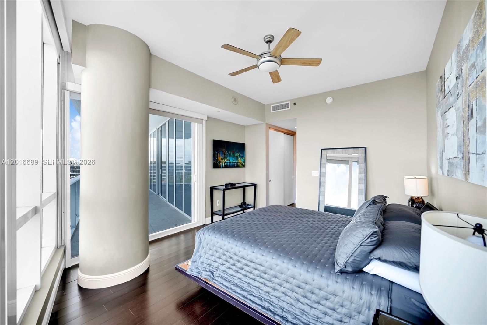 100 S Pointe Dr #801, Miami Beach FL 33139