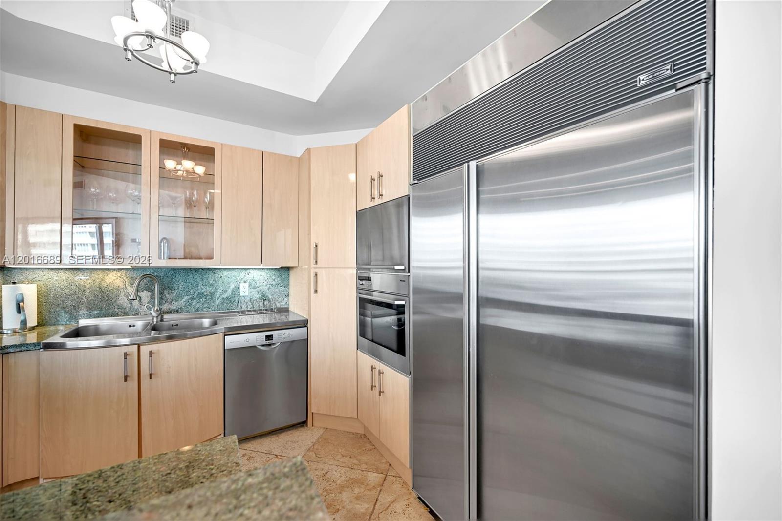 100 S Pointe Dr #801, Miami Beach FL 33139