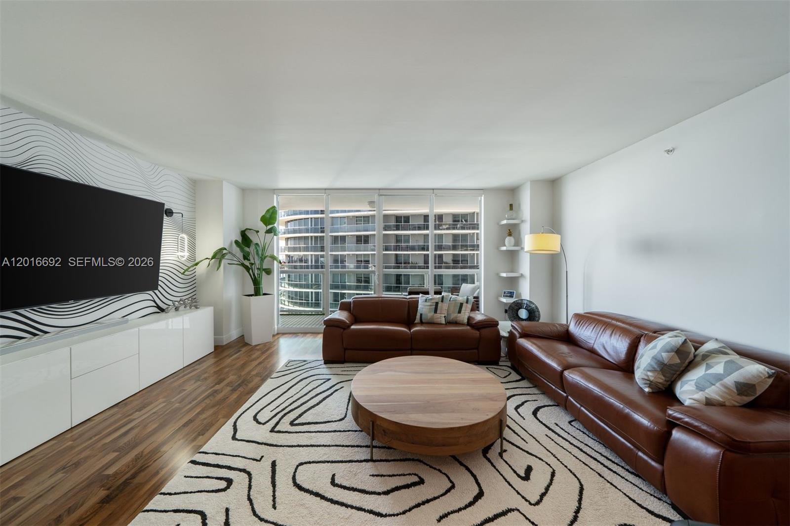 1800 N Bayshore Dr #2111, Miami FL 33132