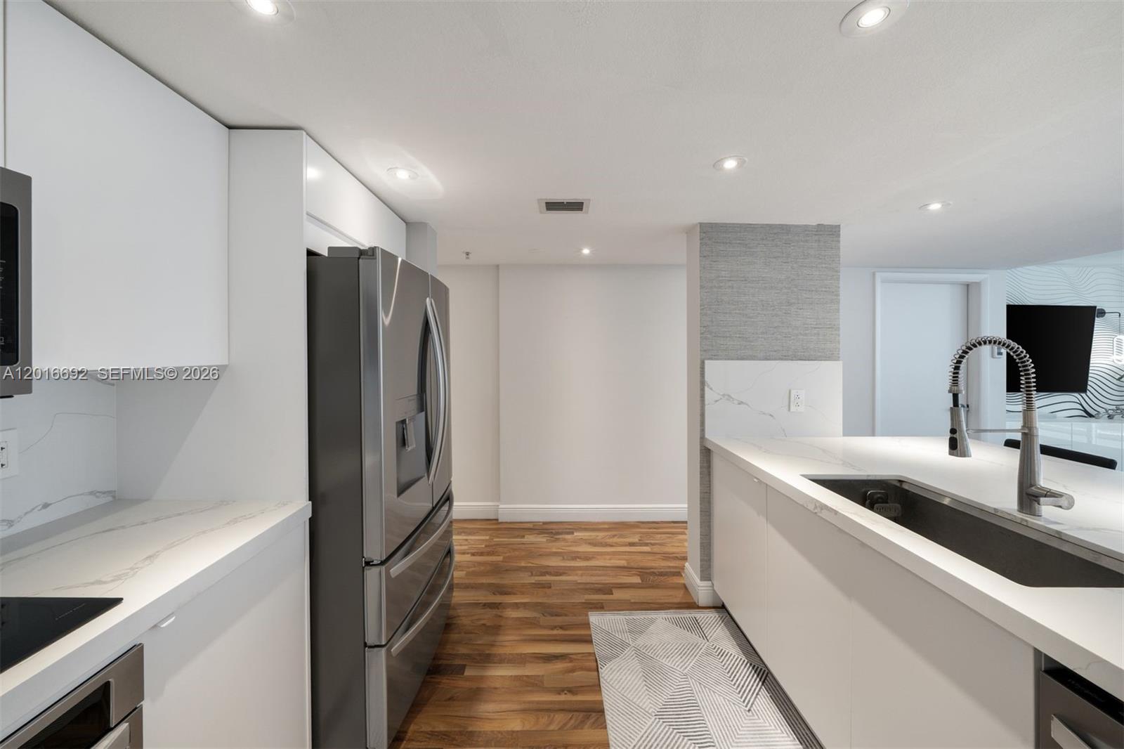 1800 N Bayshore Dr #2111, Miami FL 33132